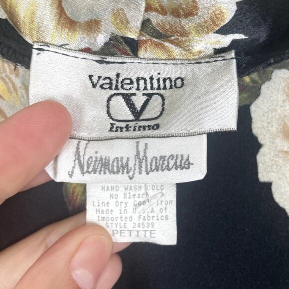 VTG Valentino Intimo Neiman Marcus Floral Lace Long Robe Women's XLP NO BELT - Picture 15 of 16